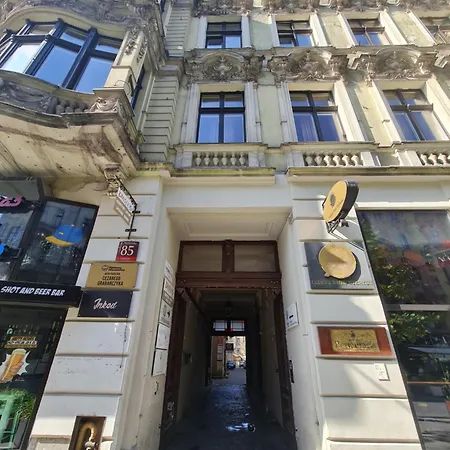 Apartman In The Strict Centre *