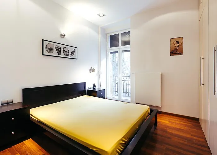 In The Strict Centre * לודז'